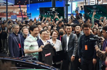 北京车展人气王：比亚迪整馆出圈，明星都来打卡
